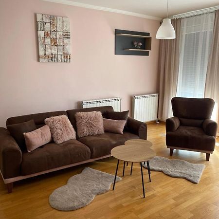 Apartment Orchid 021 نوفي ساد المظهر الخارجي الصورة